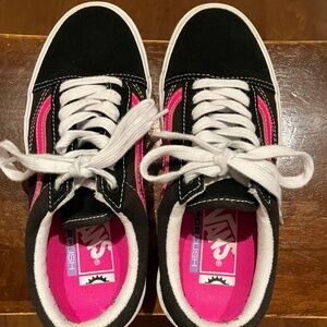 Vans Black/Pink Men’s 4.5/ Women’s 6.5